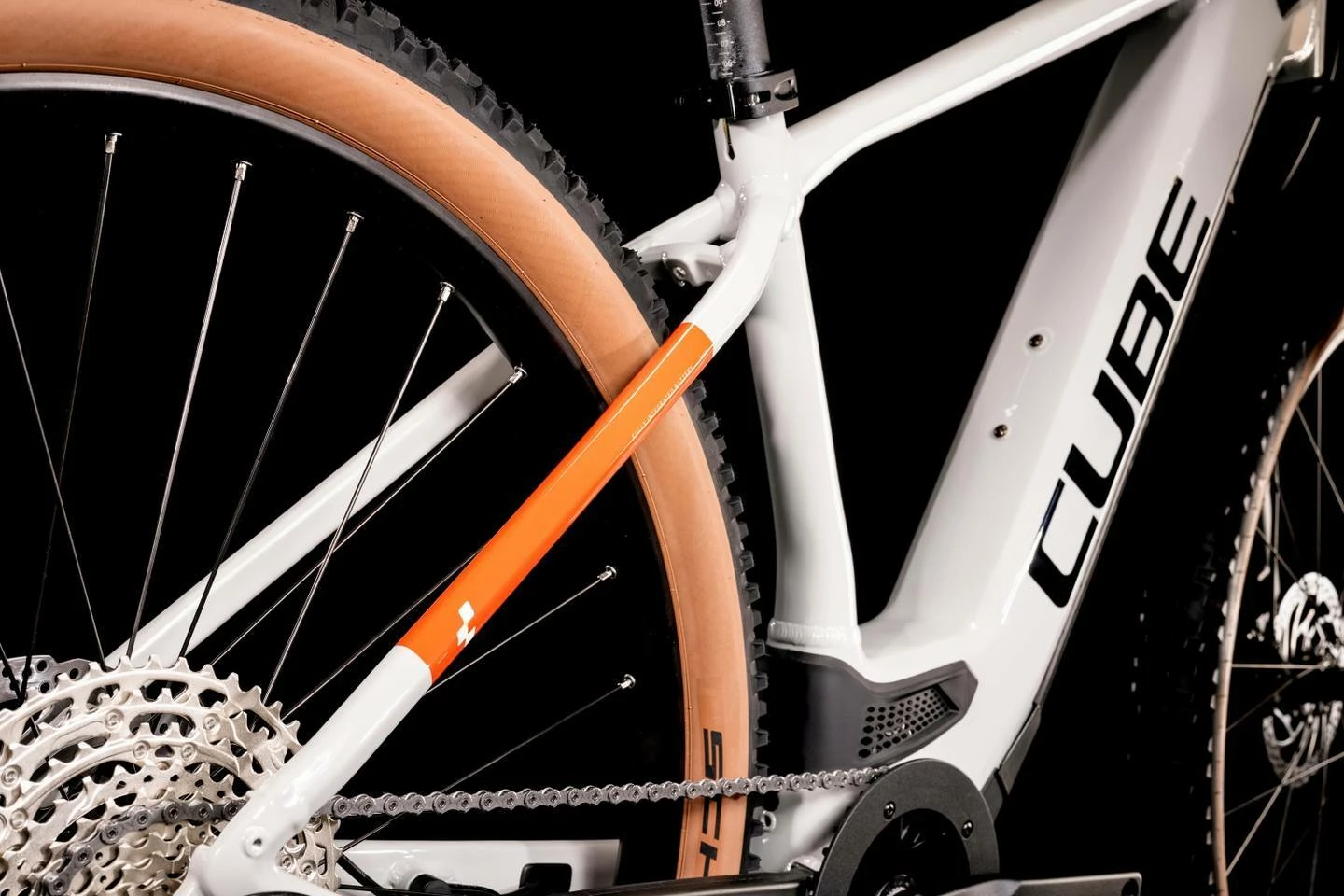 Cube Reaction Hybrid Pro 500 Grey'n'red 7 Cube Reaction Hybrid Pro 500 Grey'n'red – Image 5